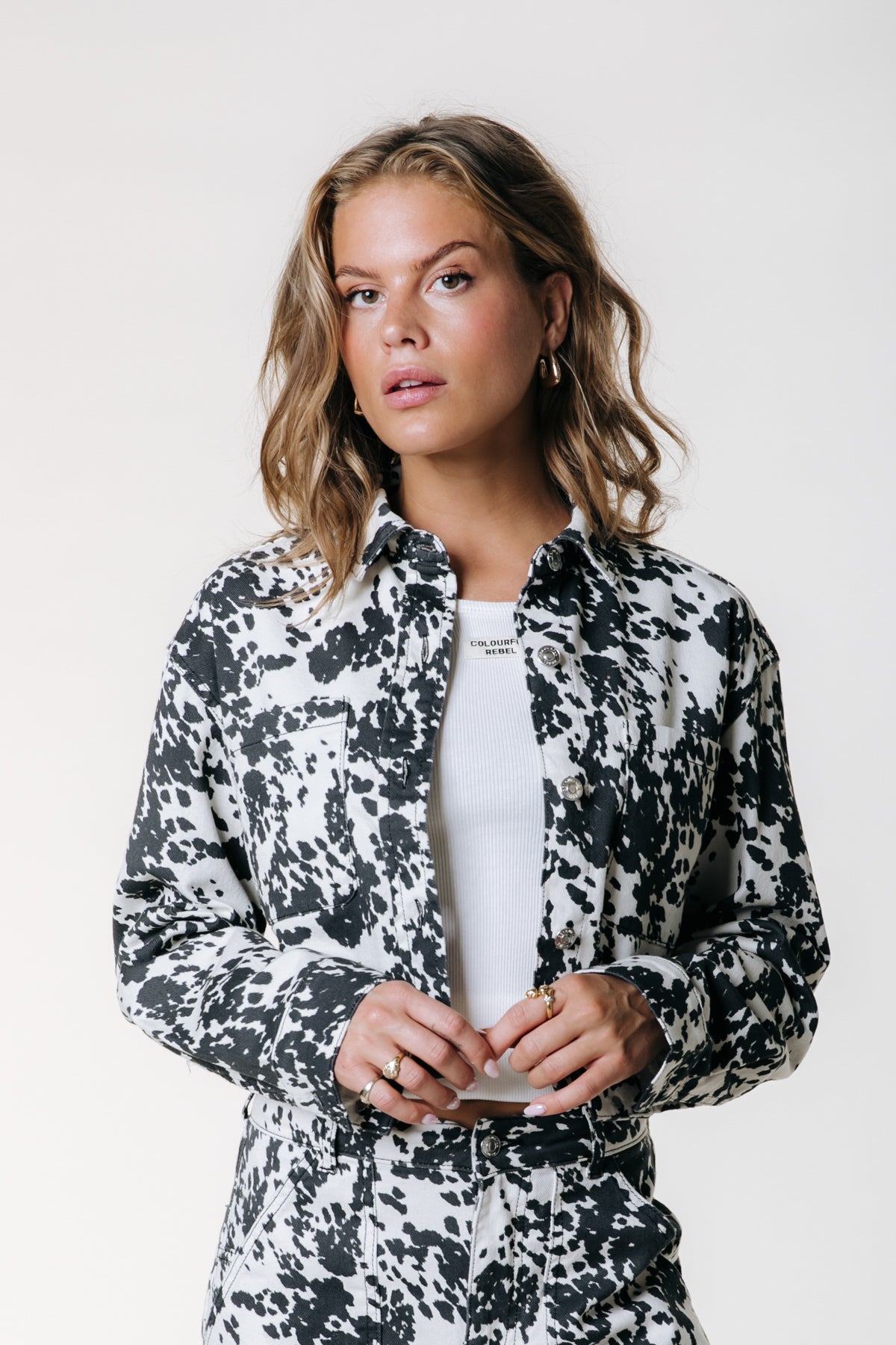 Olle Cow Cropped Worker Blouse | Beige