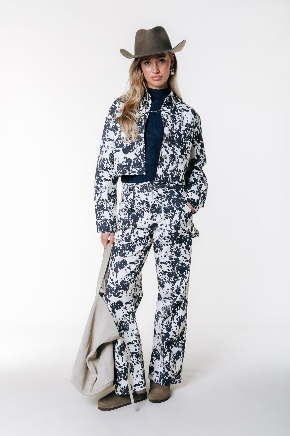 Olle Cow Cropped Worker Blouse | Beige