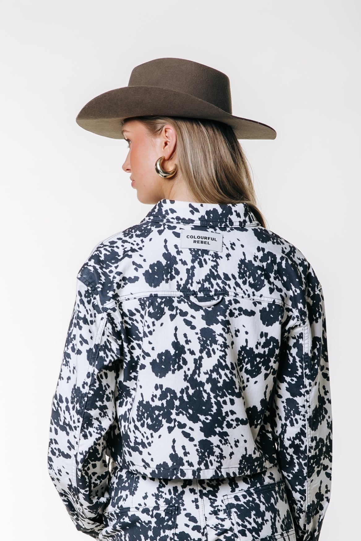 Olle Cow Cropped Worker Blouse | Beige