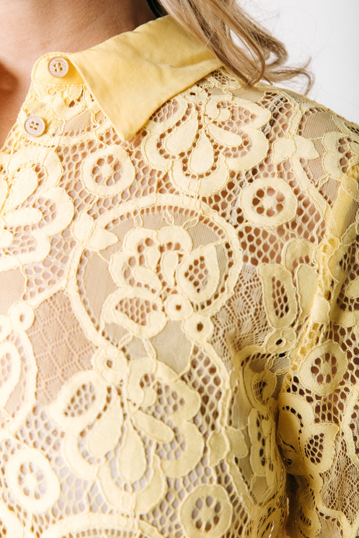 Giulia Lace Resort Shirt | Warm yellow