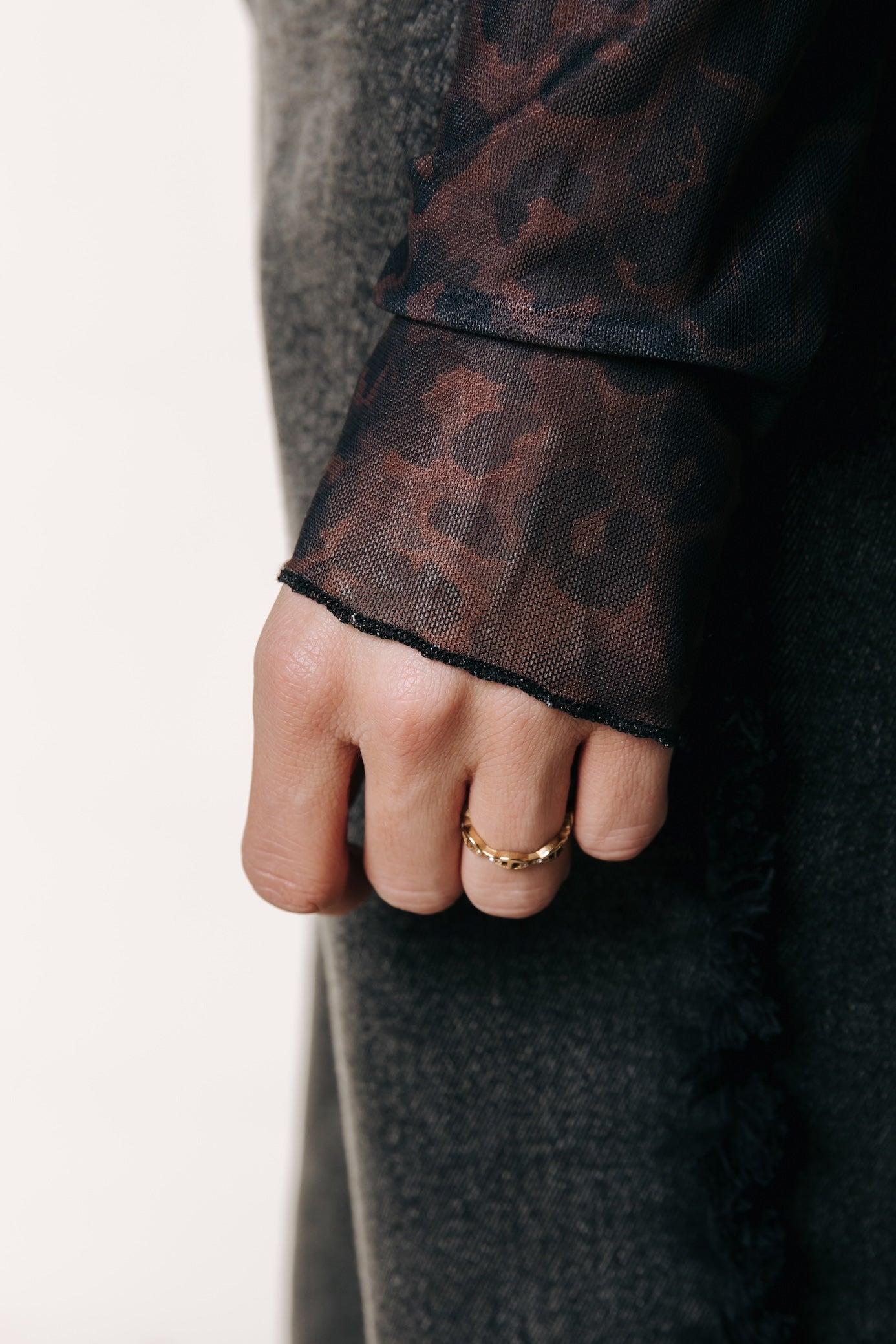 Neyo Leopard-Mesh-Rollkragenoberteil | Braun