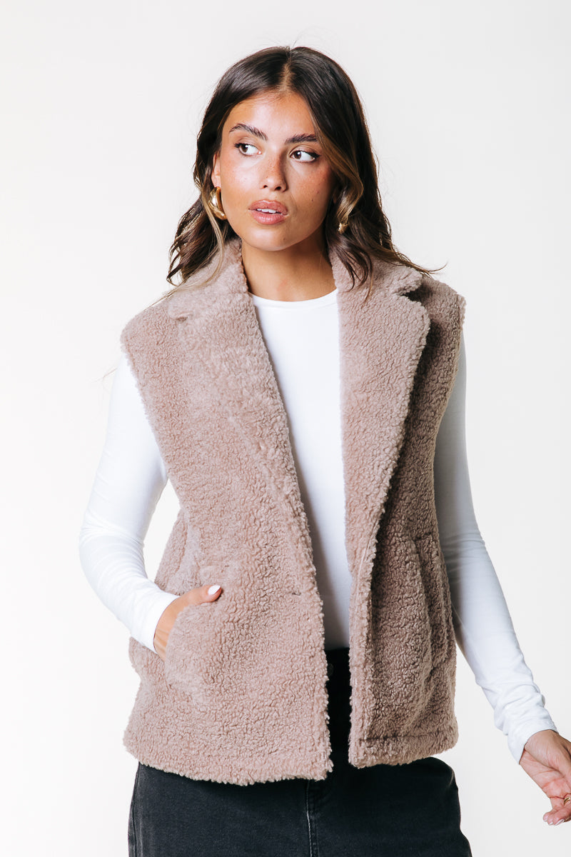 Evi Faux Fur Gilet | Beige