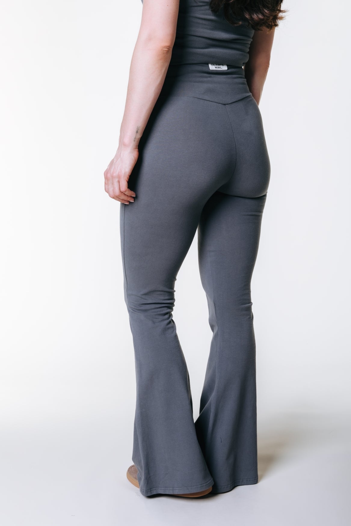 Fitted Flare Pants | Dark grey