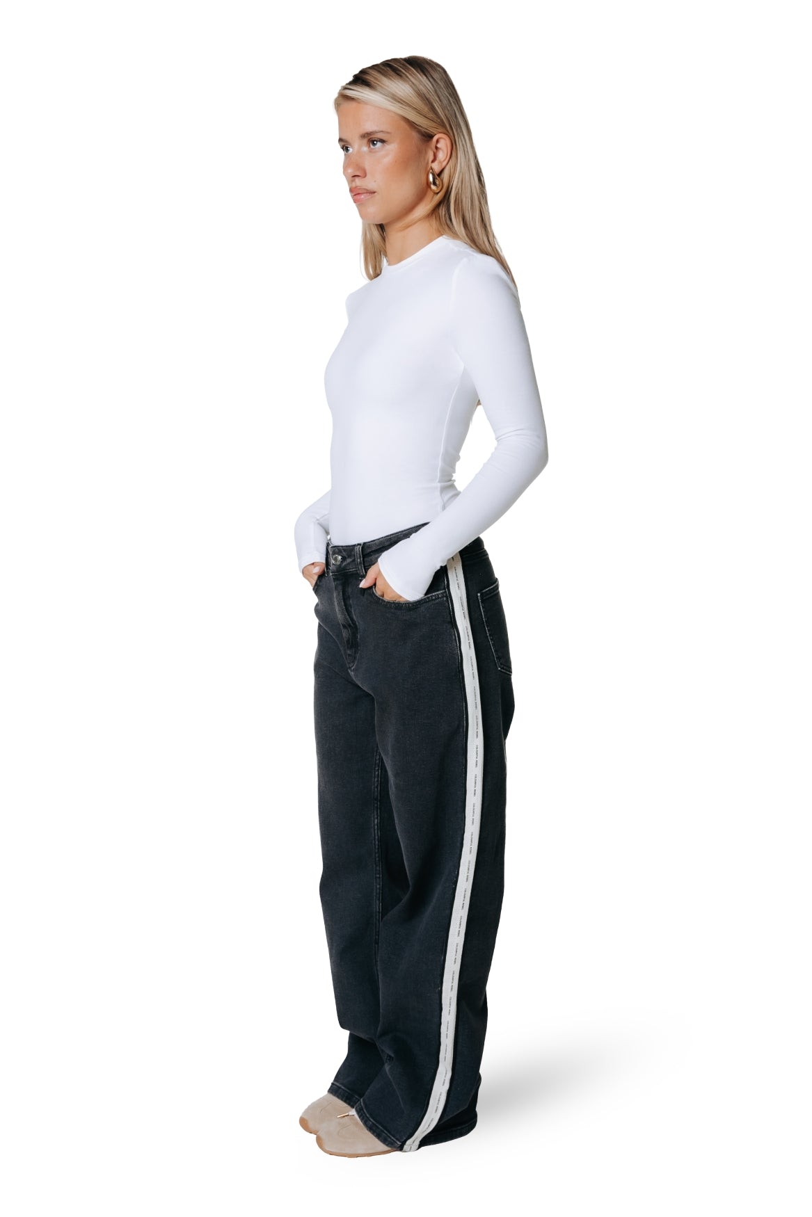 Gaias High Rise Straight Leg Denim | Dark grey denim