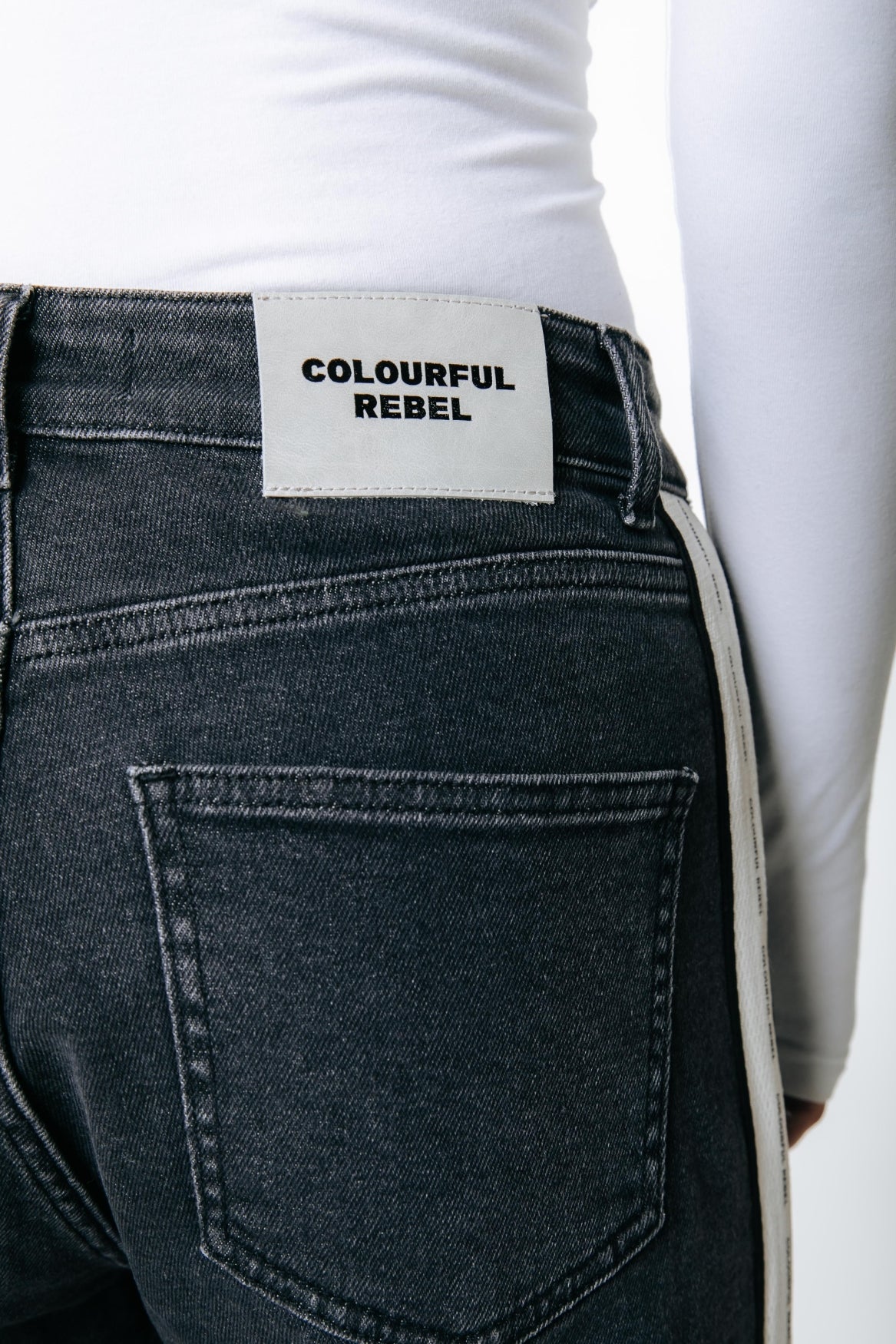 Gaias High Rise Straight Leg Denim | Dark grey denim