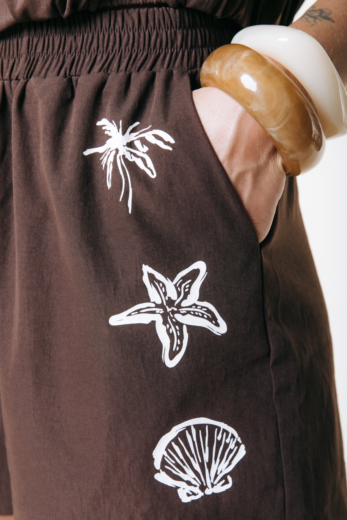 Linny Shell Short | Warm Brown