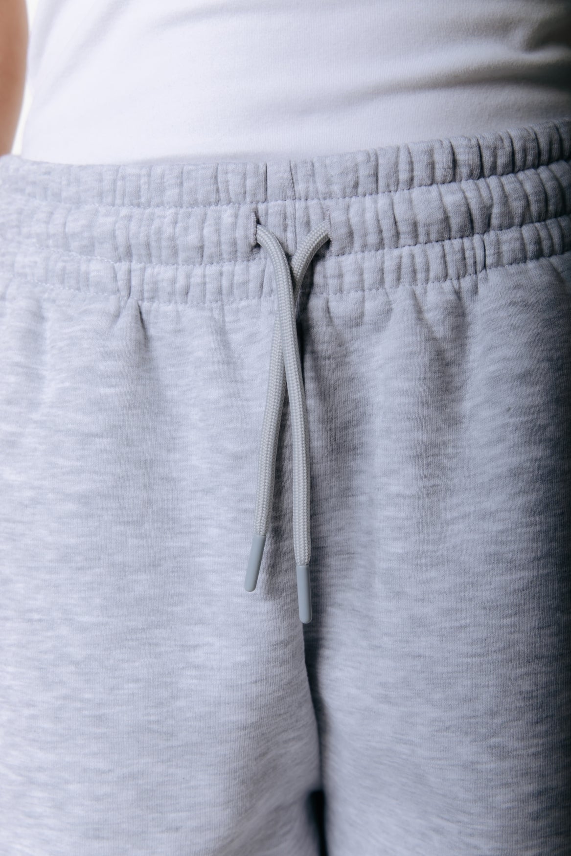 Label Sweatshorts | Light grey melange