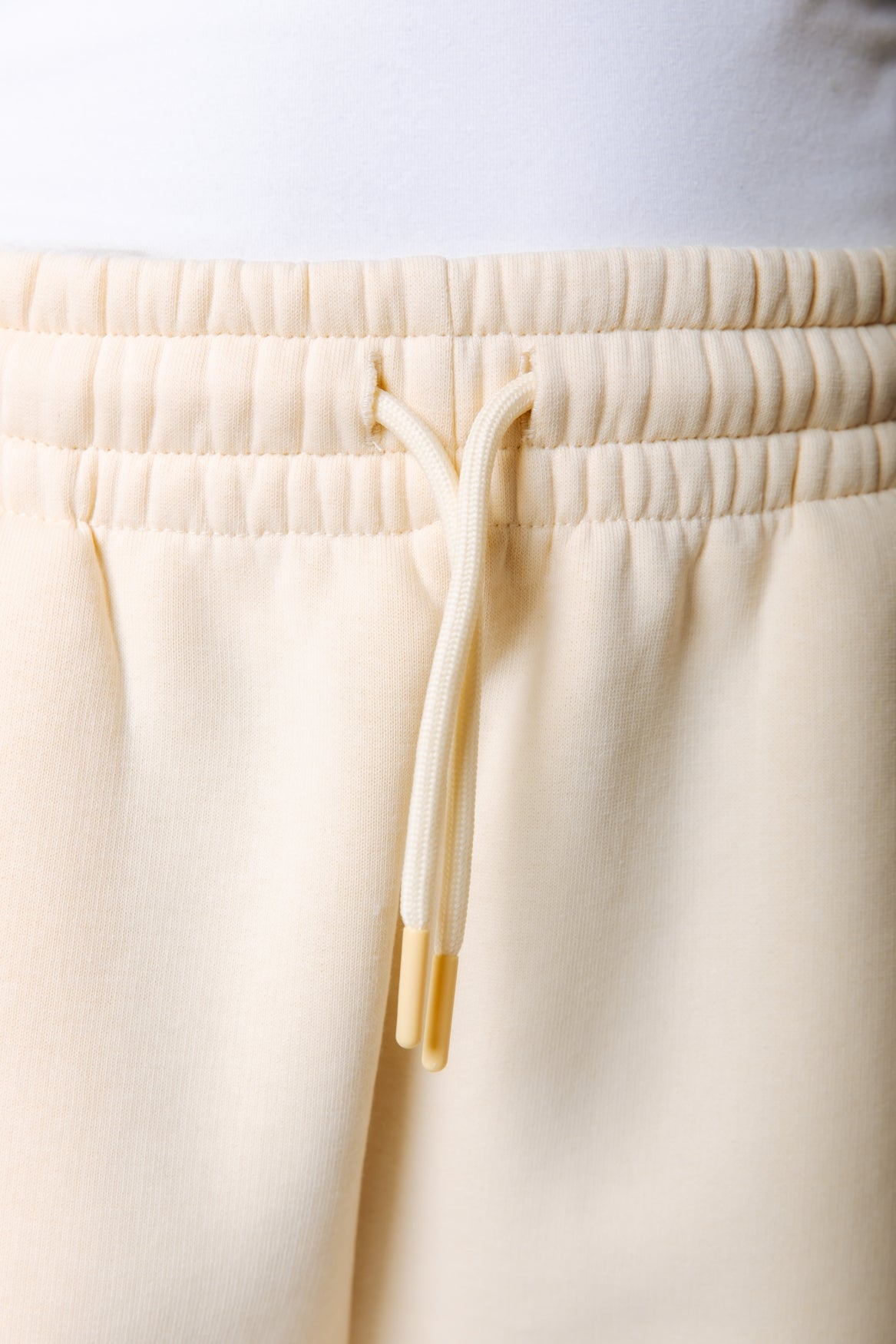 Label Sweatshorts | Soft yellow