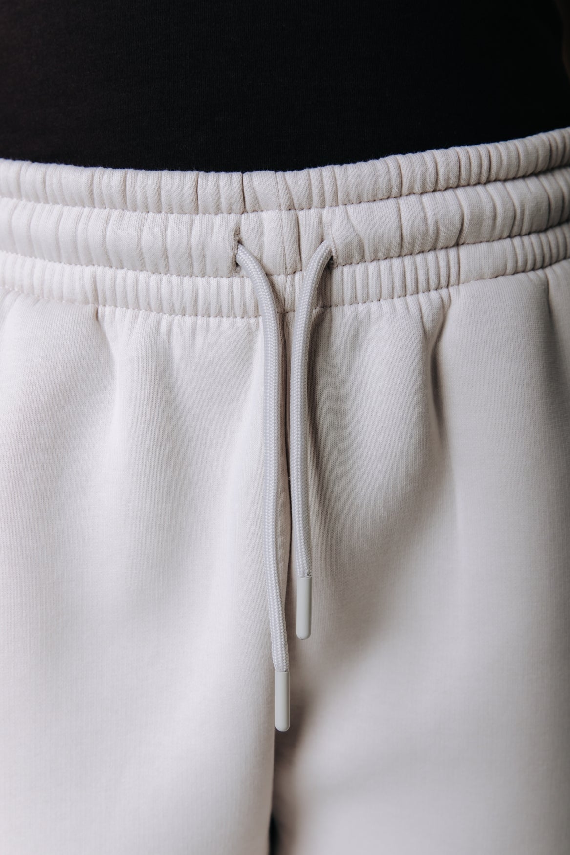 Label Sweatshorts | Stone
