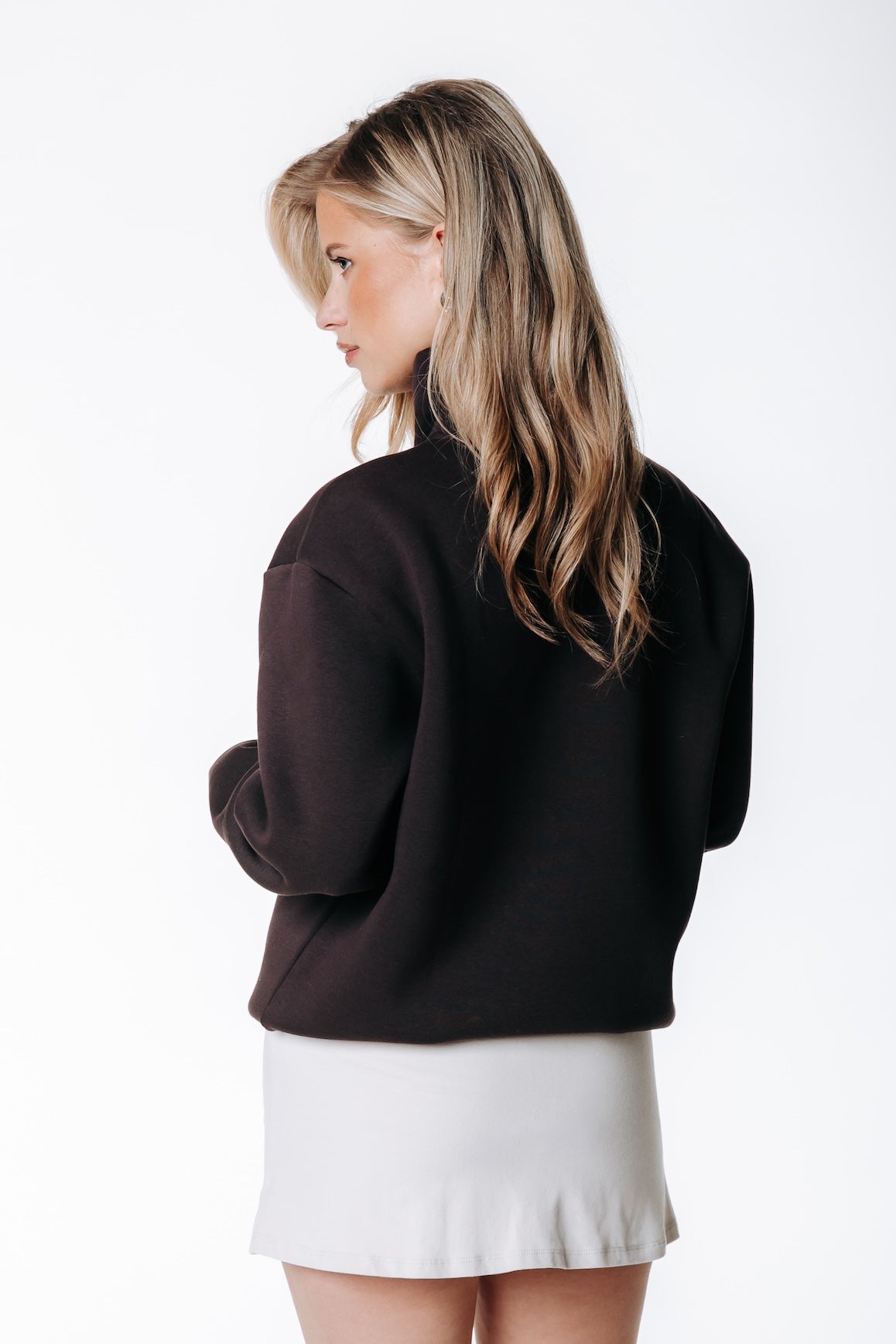 Label Zip Sweat | Darkest Brown