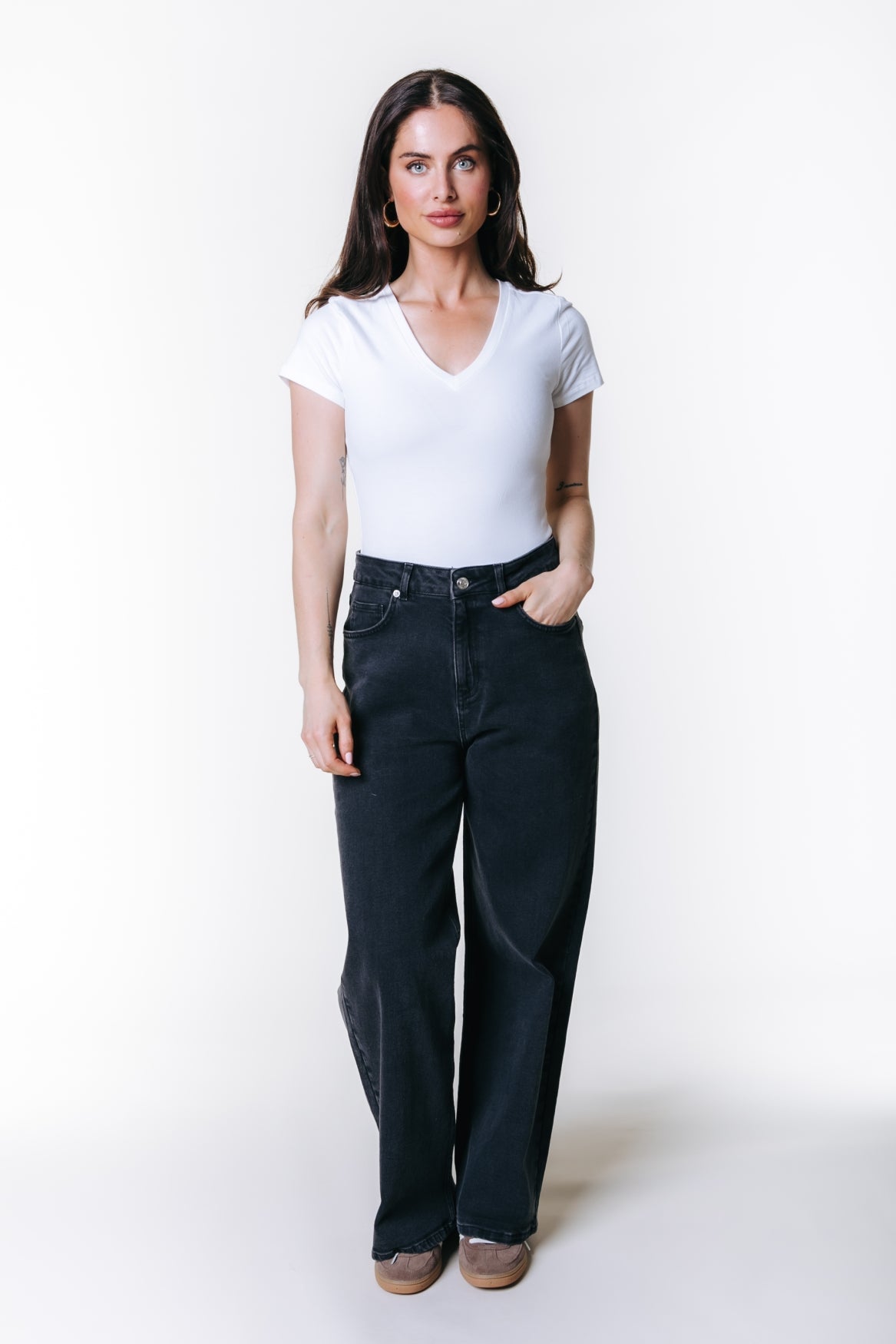 Fitted V-neck T-shirt | Optic white