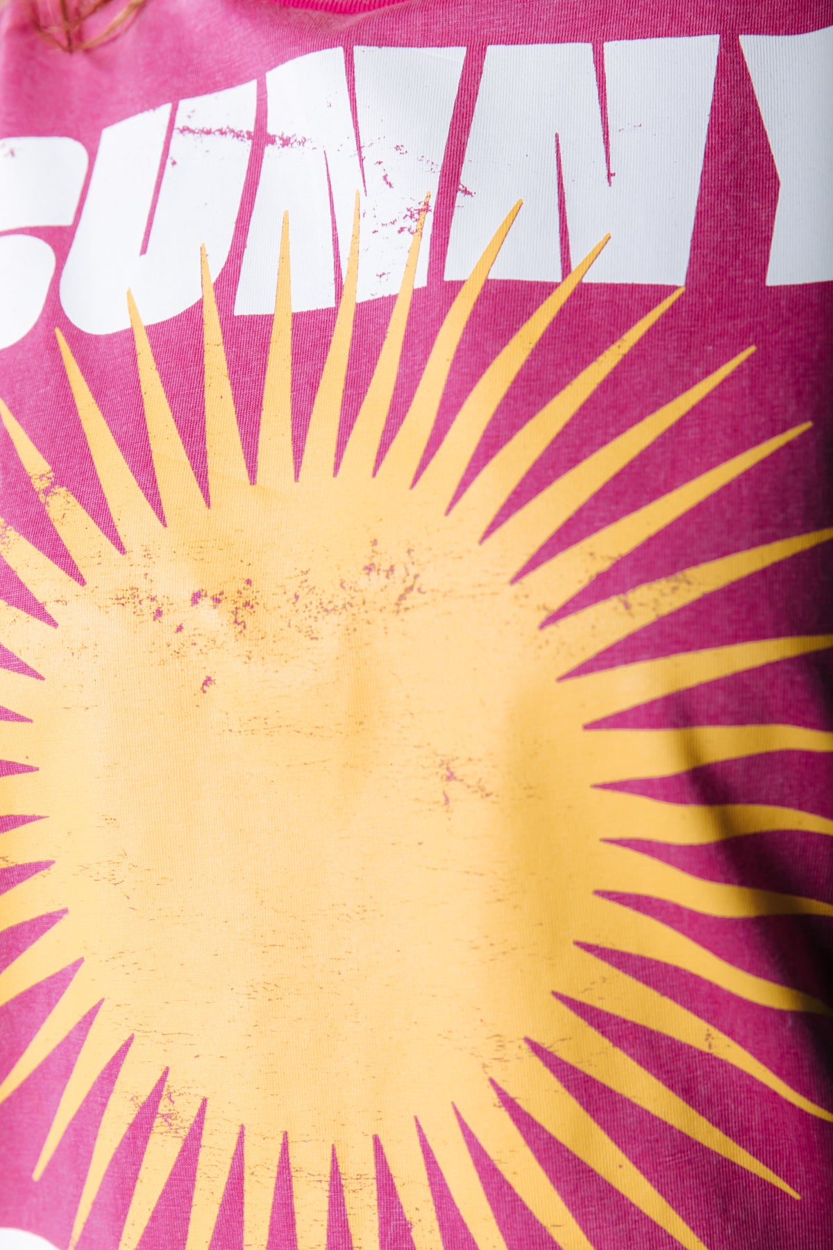 Sunny Days T-Shirt | Dunkles Fuchsia