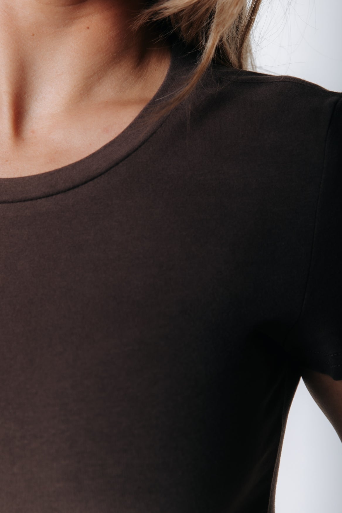 Fitted Wideneck T-shirt | Darkest Brown