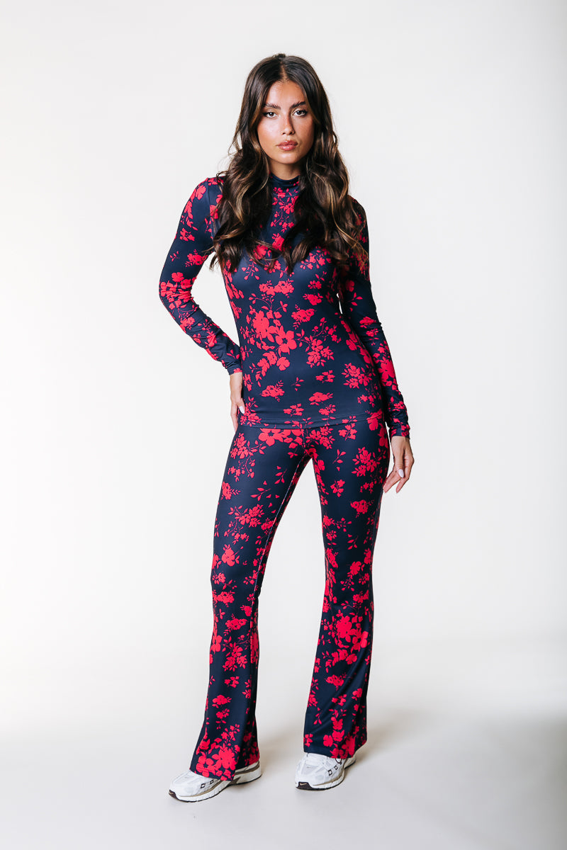 Neyo Flower Peached Top | Warm red