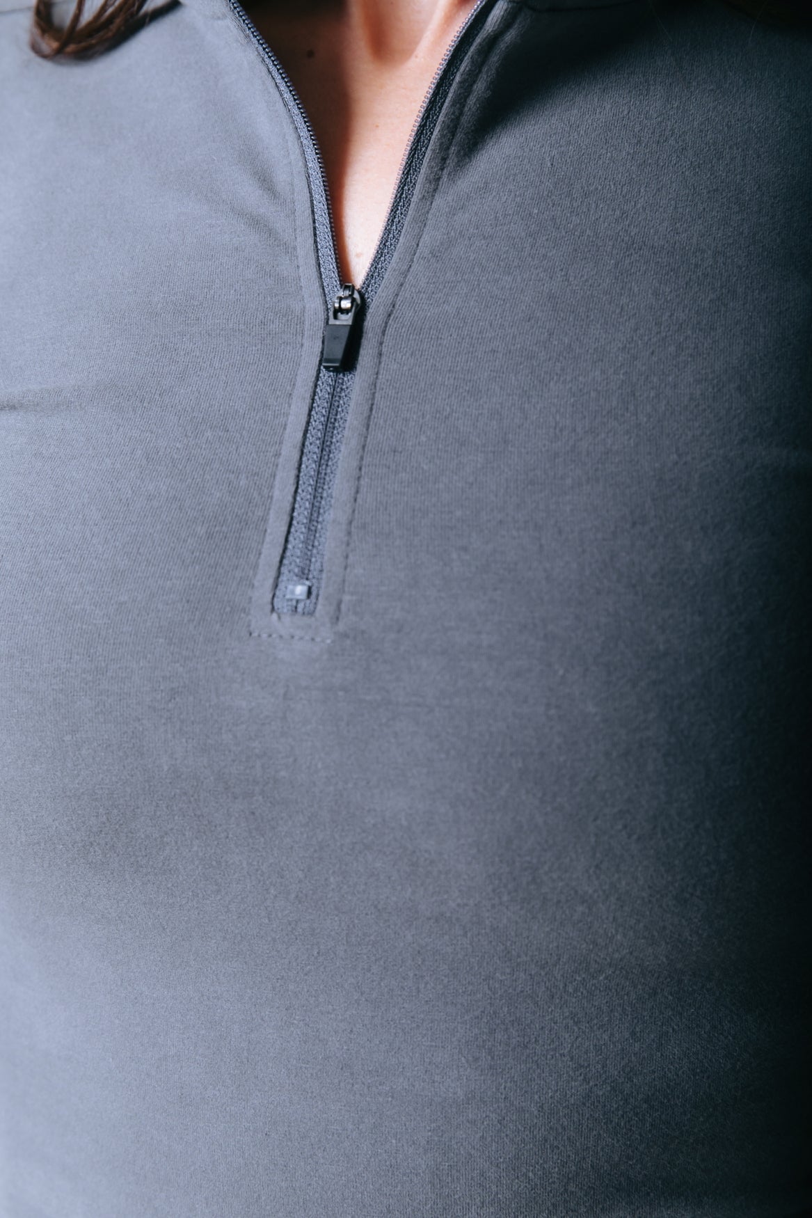 Uni Fitted Zip Top | Dark grey