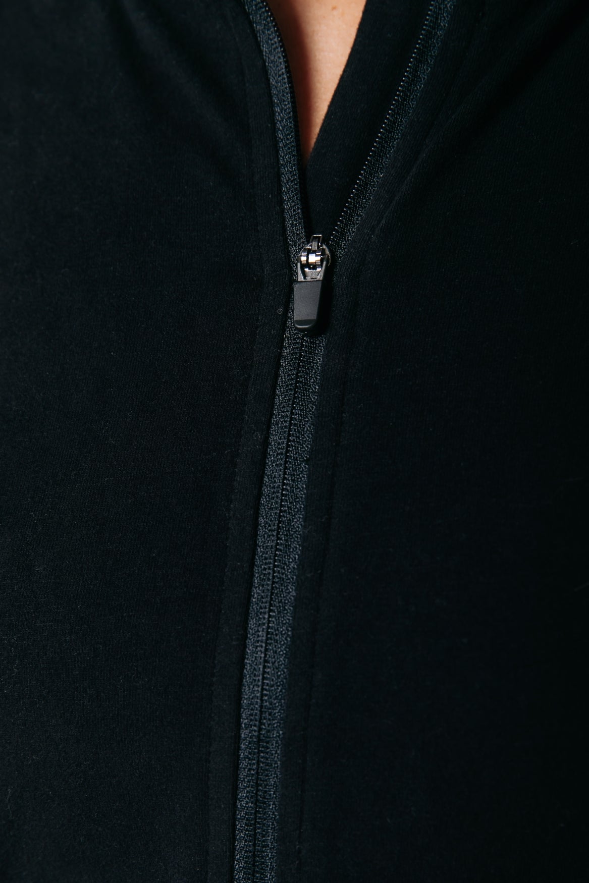 Fitted Full Zip Top | Black