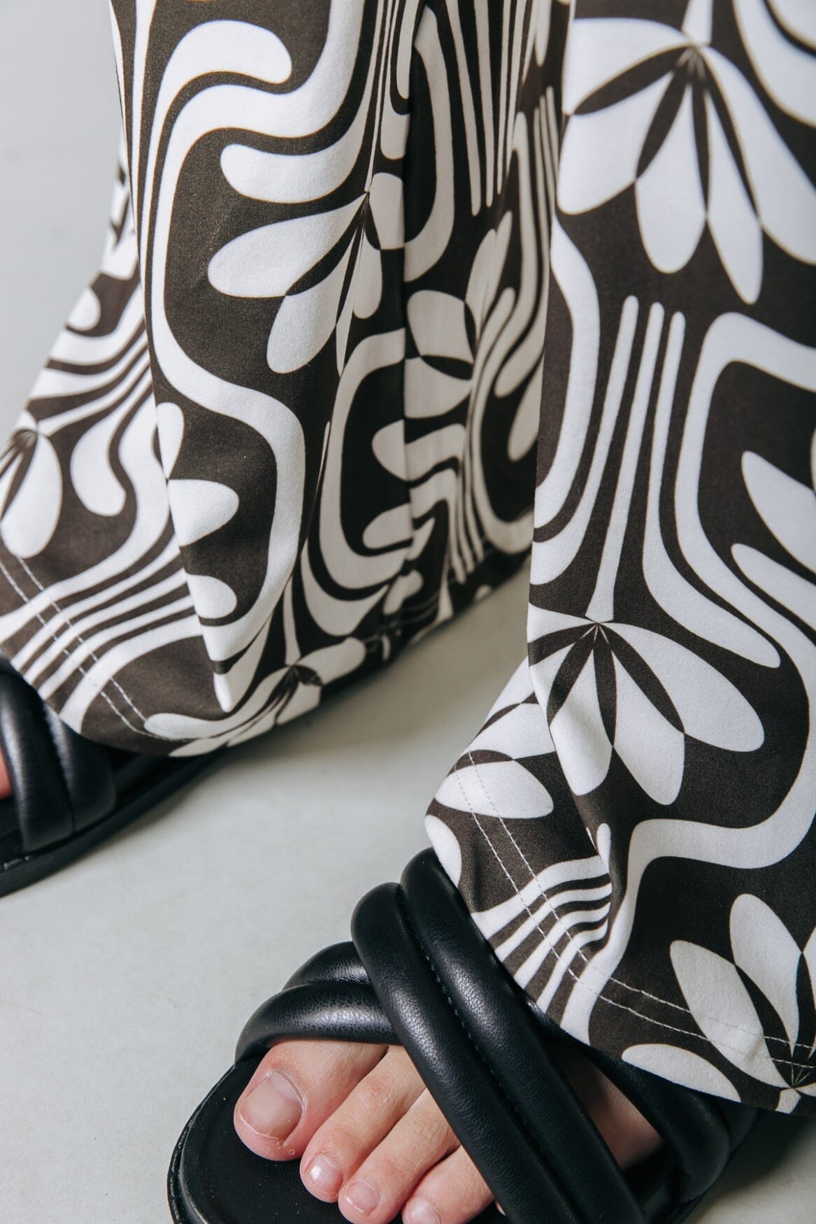 Colourful Rebel Retro Flower Peached Flare | Brown