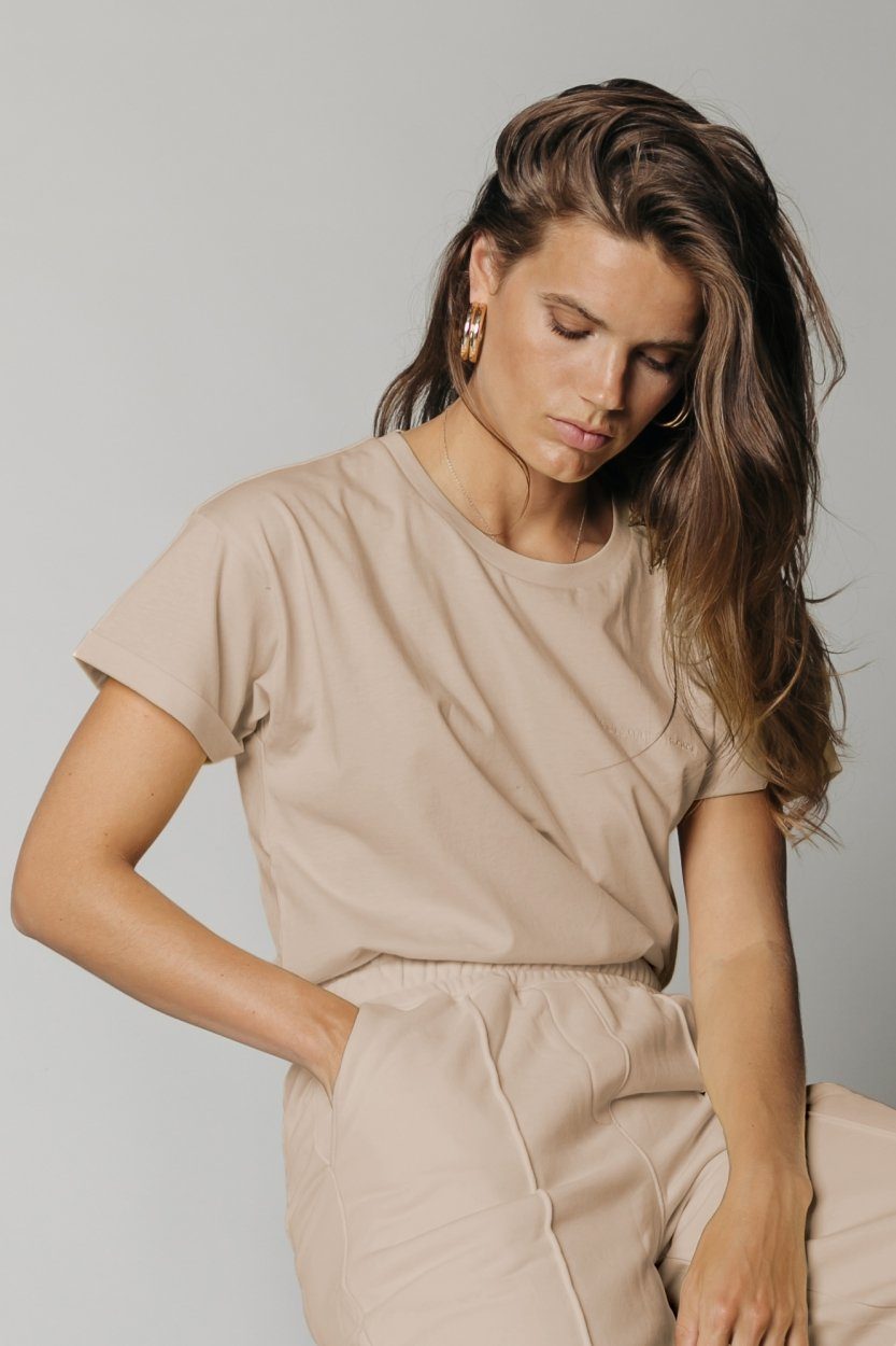 Colourful Rebel Uni Boxy Tee | Sand 8720603230315