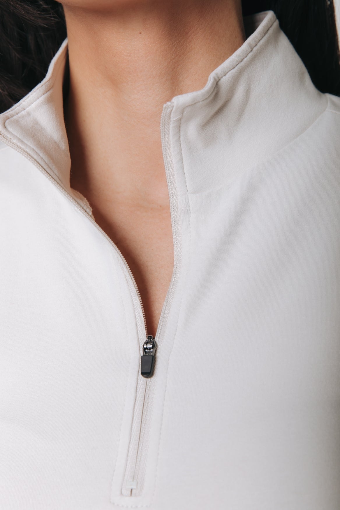 Figurbetontes Oberteil mit Reißverschluss | Stein