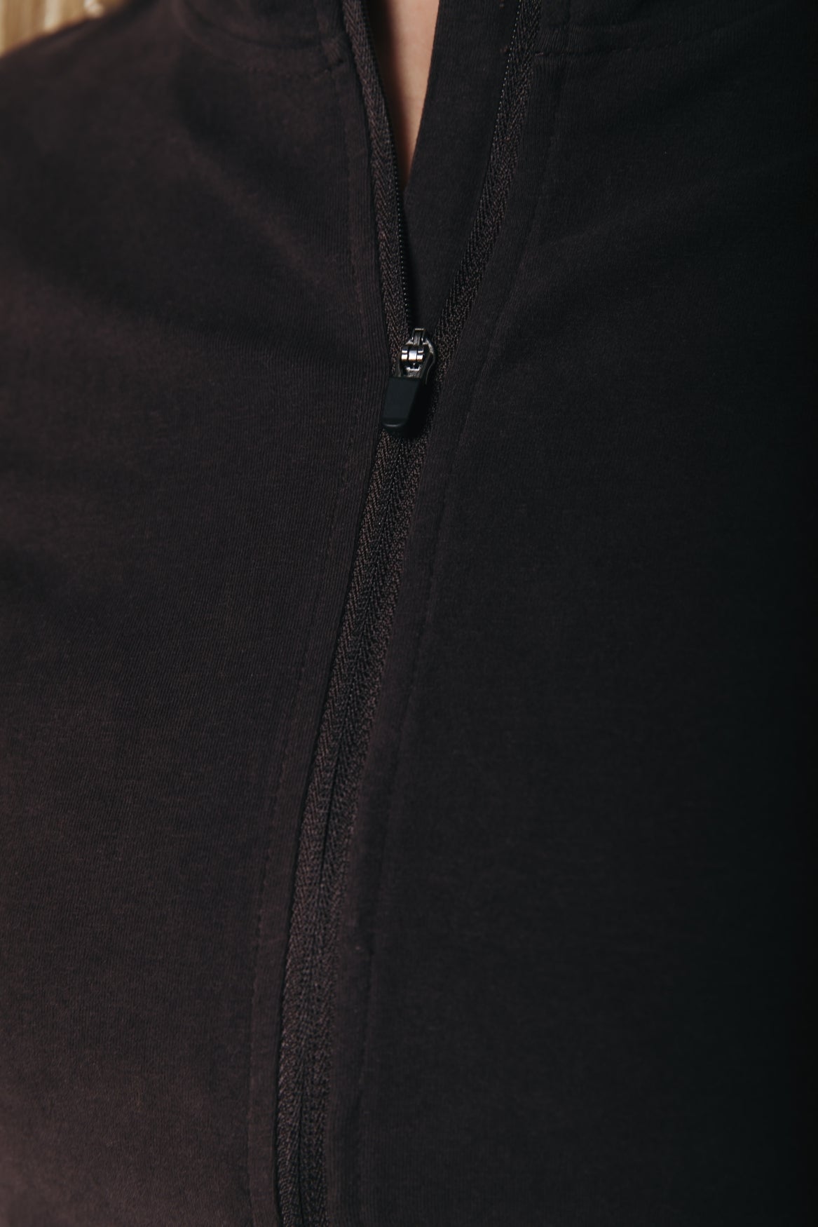 Fitted Full Zip Top | Darkest Brown