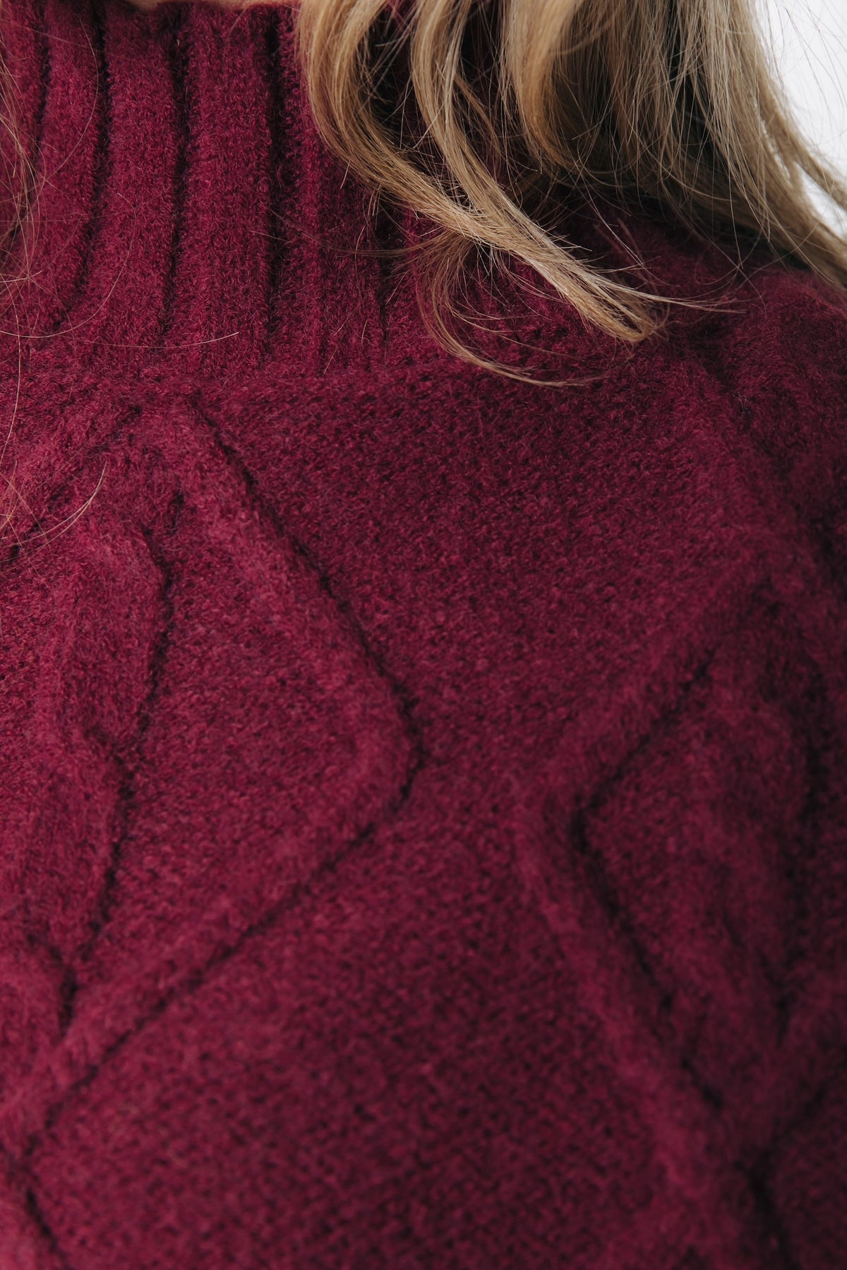 Momo Chunky Cable Knit | Merlot Red