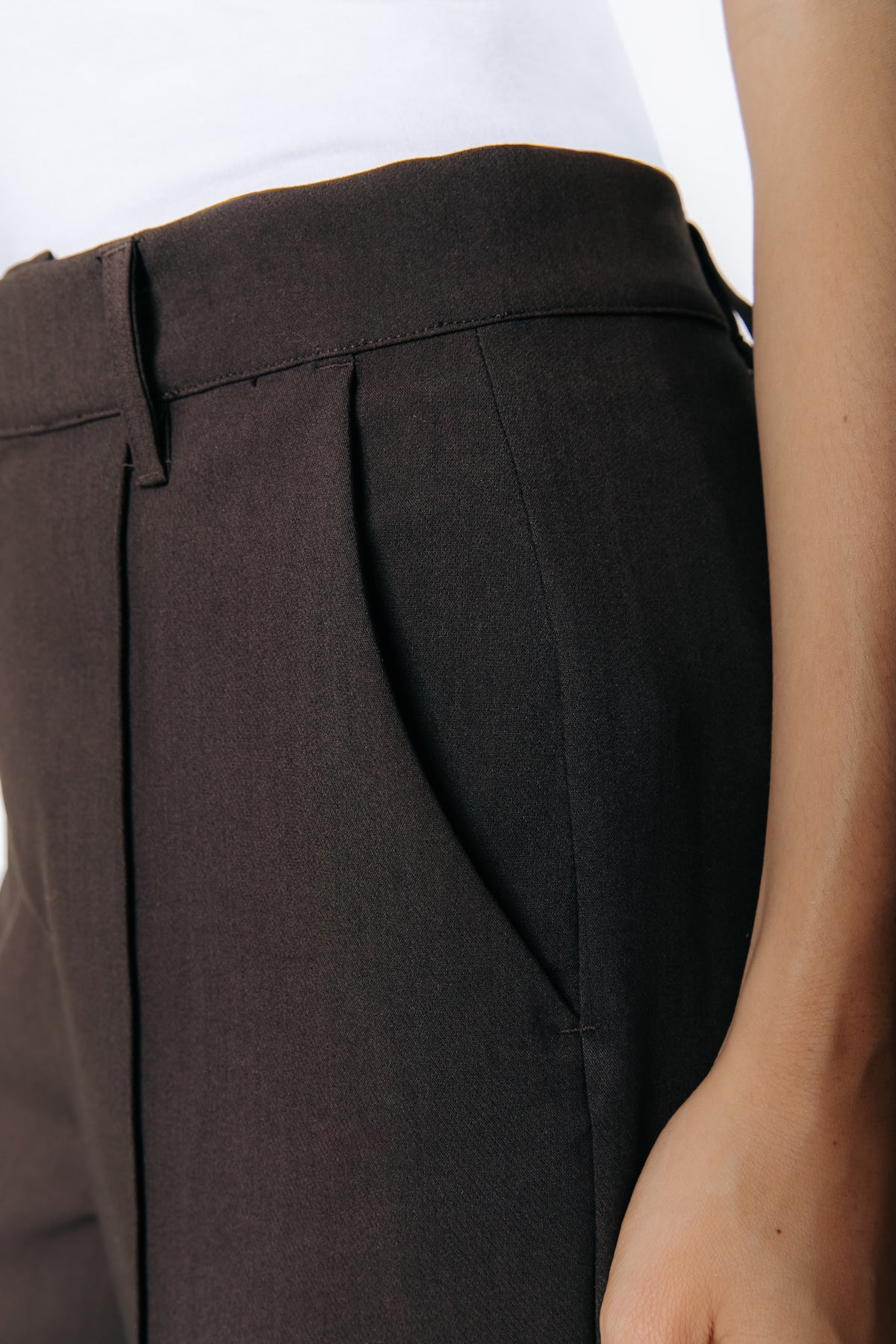 Rus Straight Pants | Darkest Brown