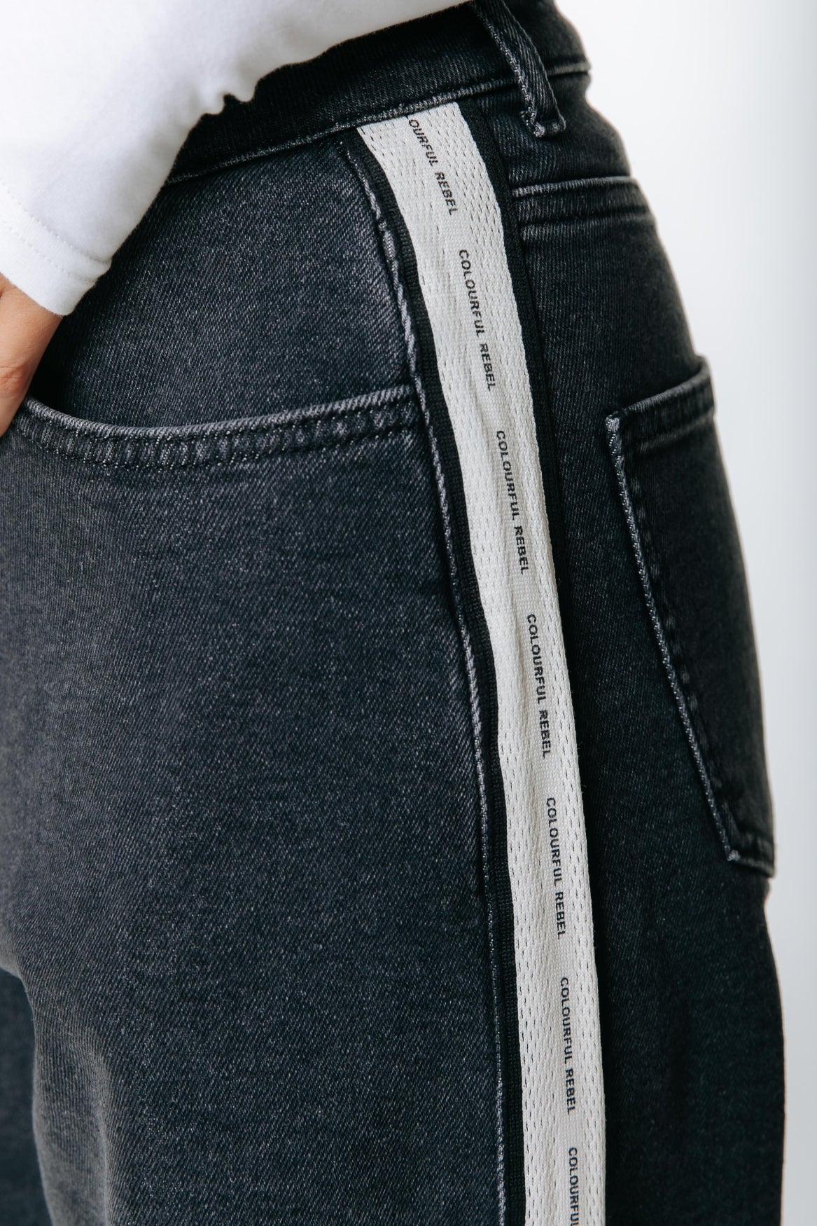 Gaias High Rise Straight Leg Denim | Dark grey denim