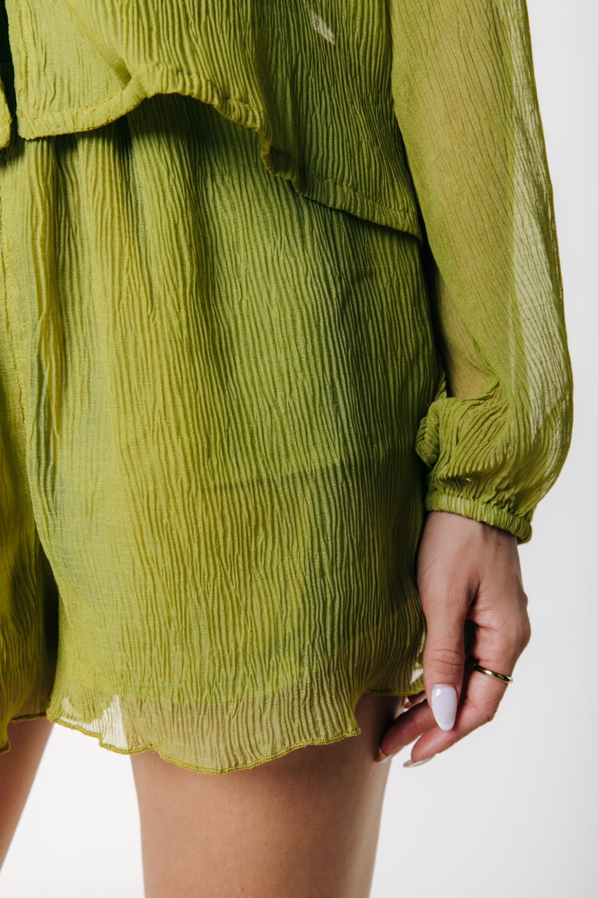 Linny Structure Shorts | Pickle green
