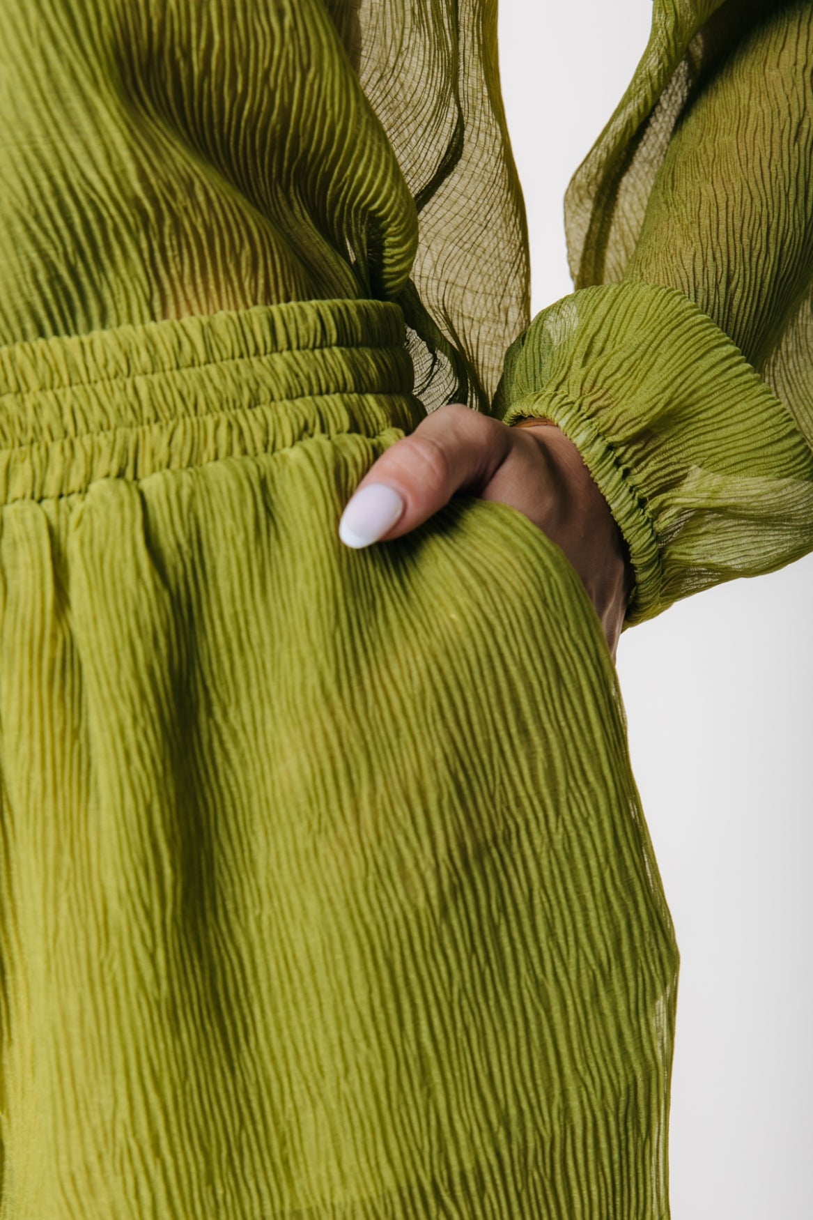 Linny Structure Shorts | Pickle green