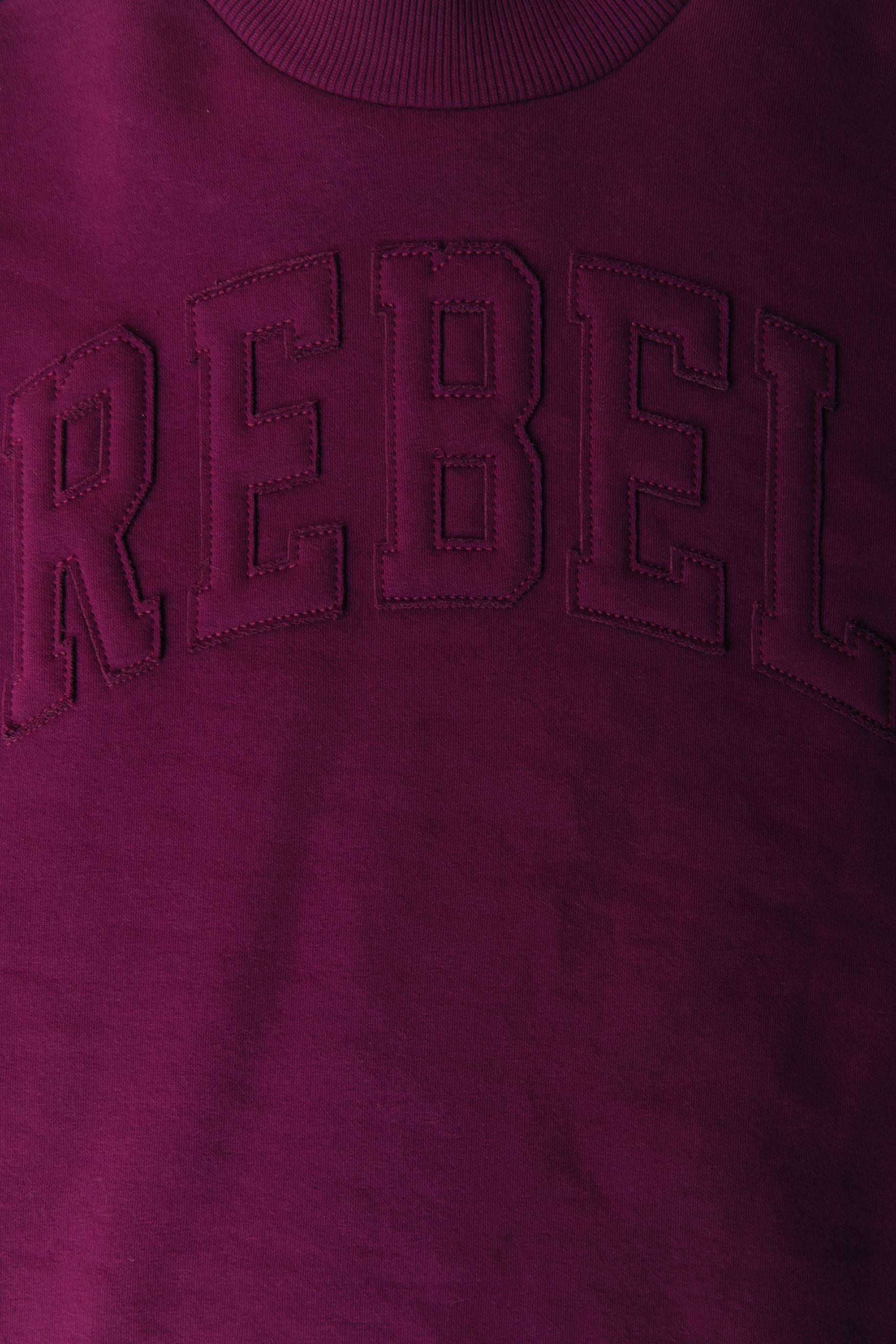 Rebel Patch Sweat | Merlot Red