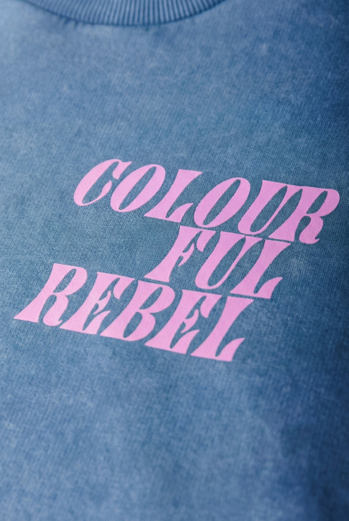 Sweatshirt mit Logo-Acid-Wash-Print und überschnittenen Schultern | Mittelblau