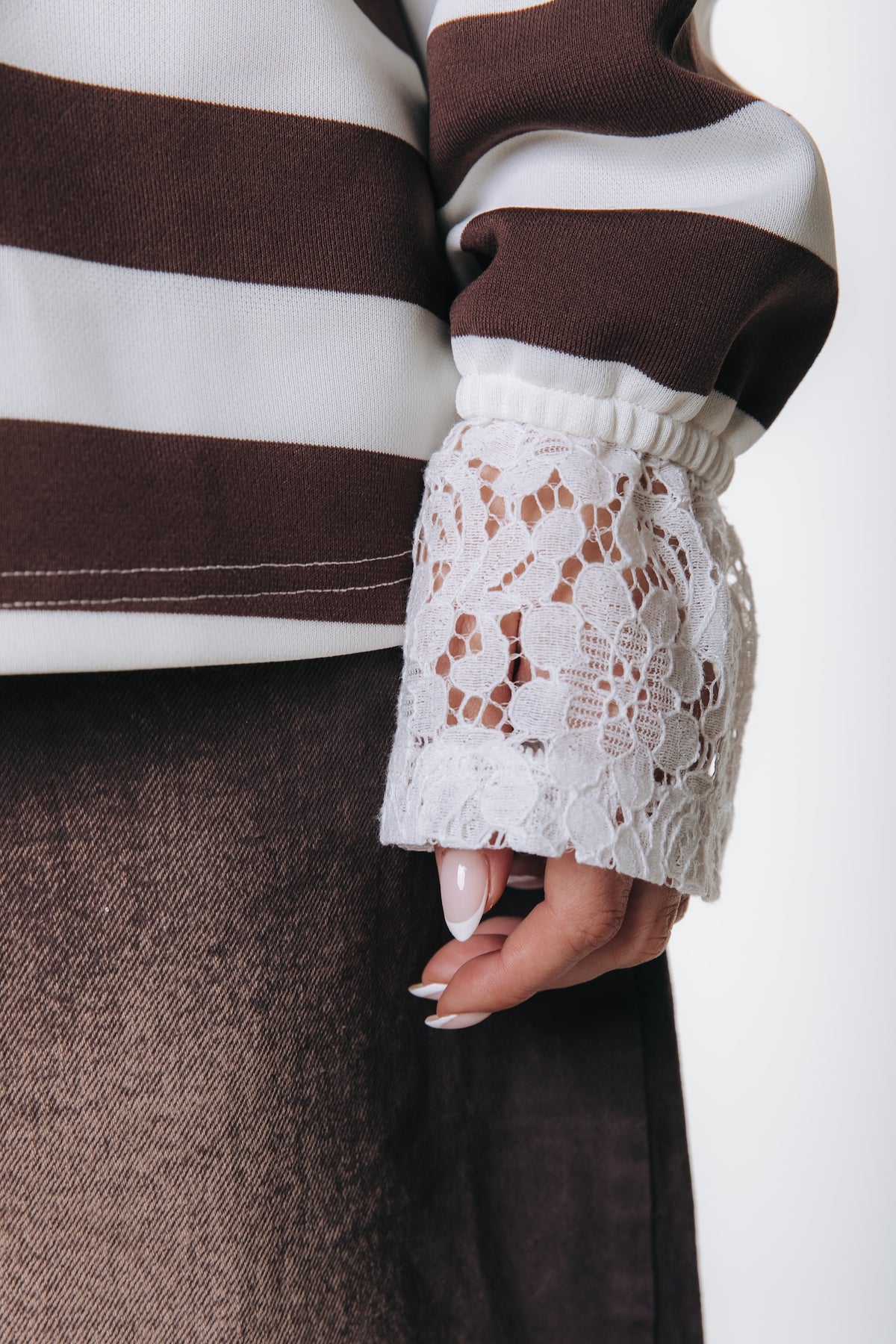 Skyler Striped Lace Polo Longsleeve | White/Brown