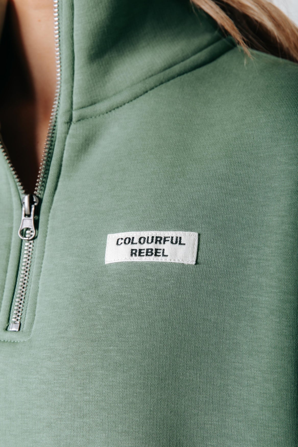 Label Zip Sweat | Olive Green