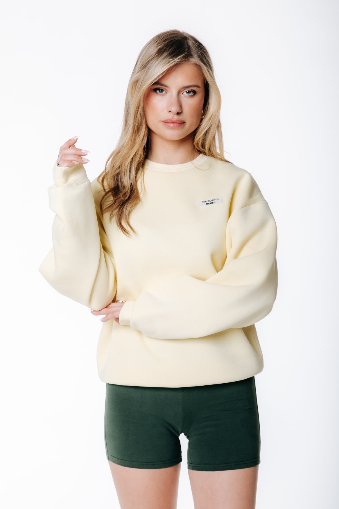 Uni Label Sweatshirt mit überschnittenen Schultern | Zartes Gelb