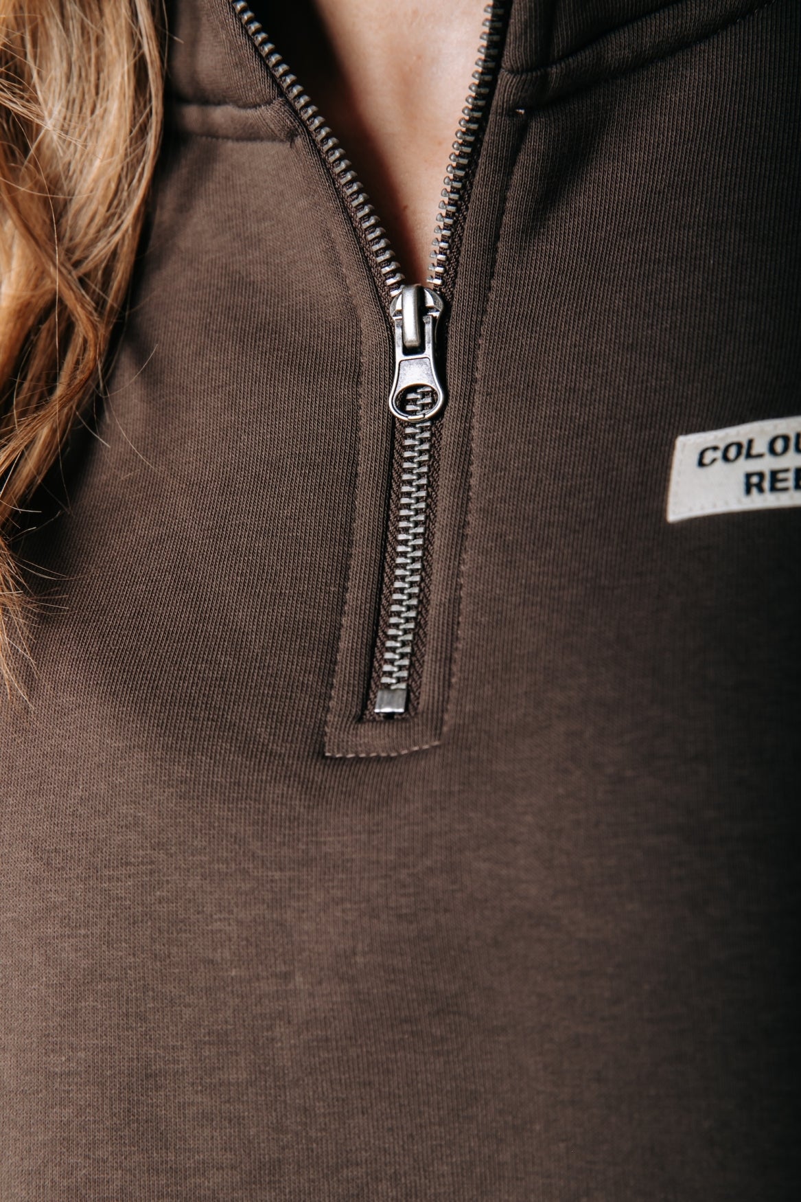 Uni Label Relaxed Zip Sweat | Brown
