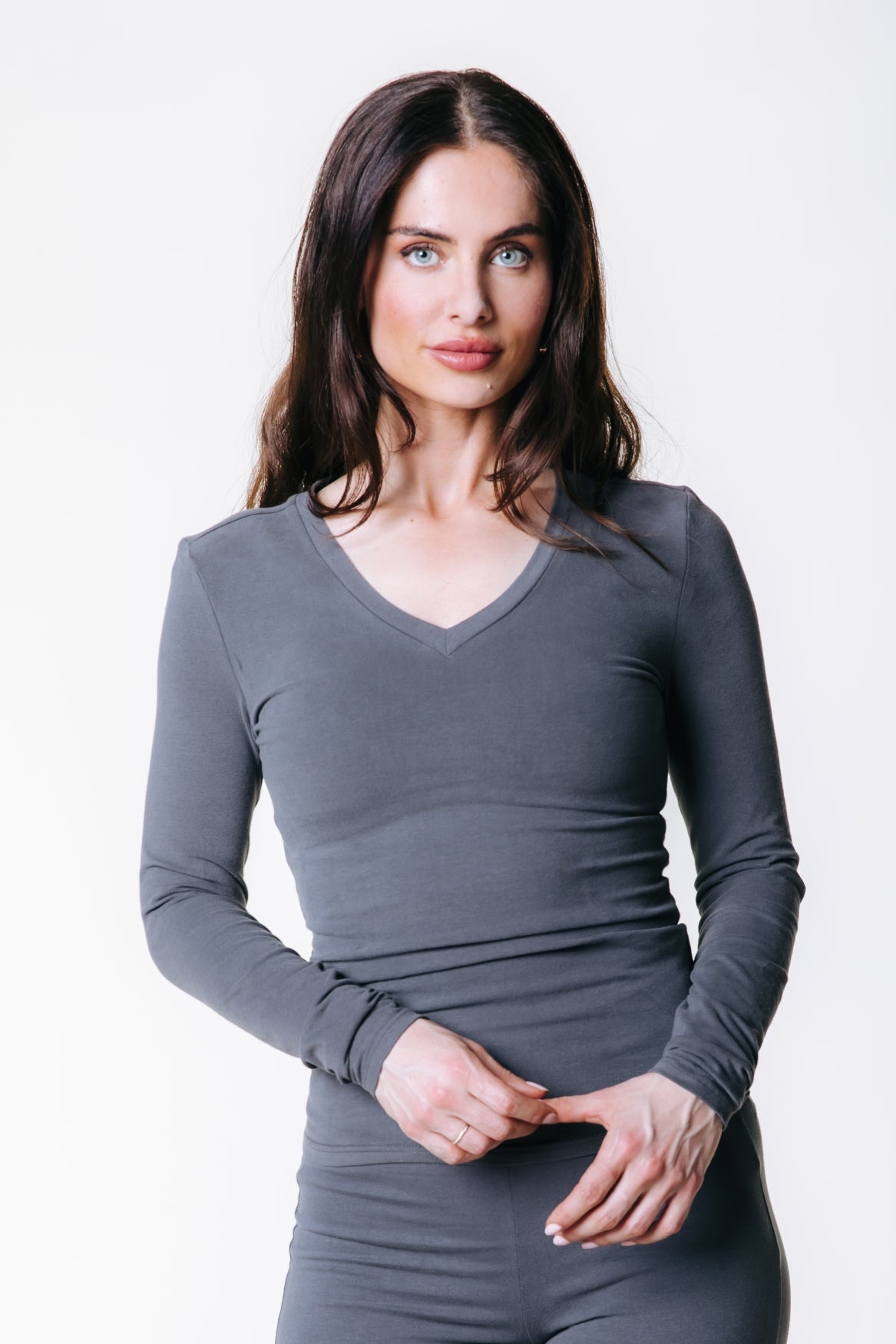 Uni Fitted Longsleeve V-neck T-shirt | Dark grey