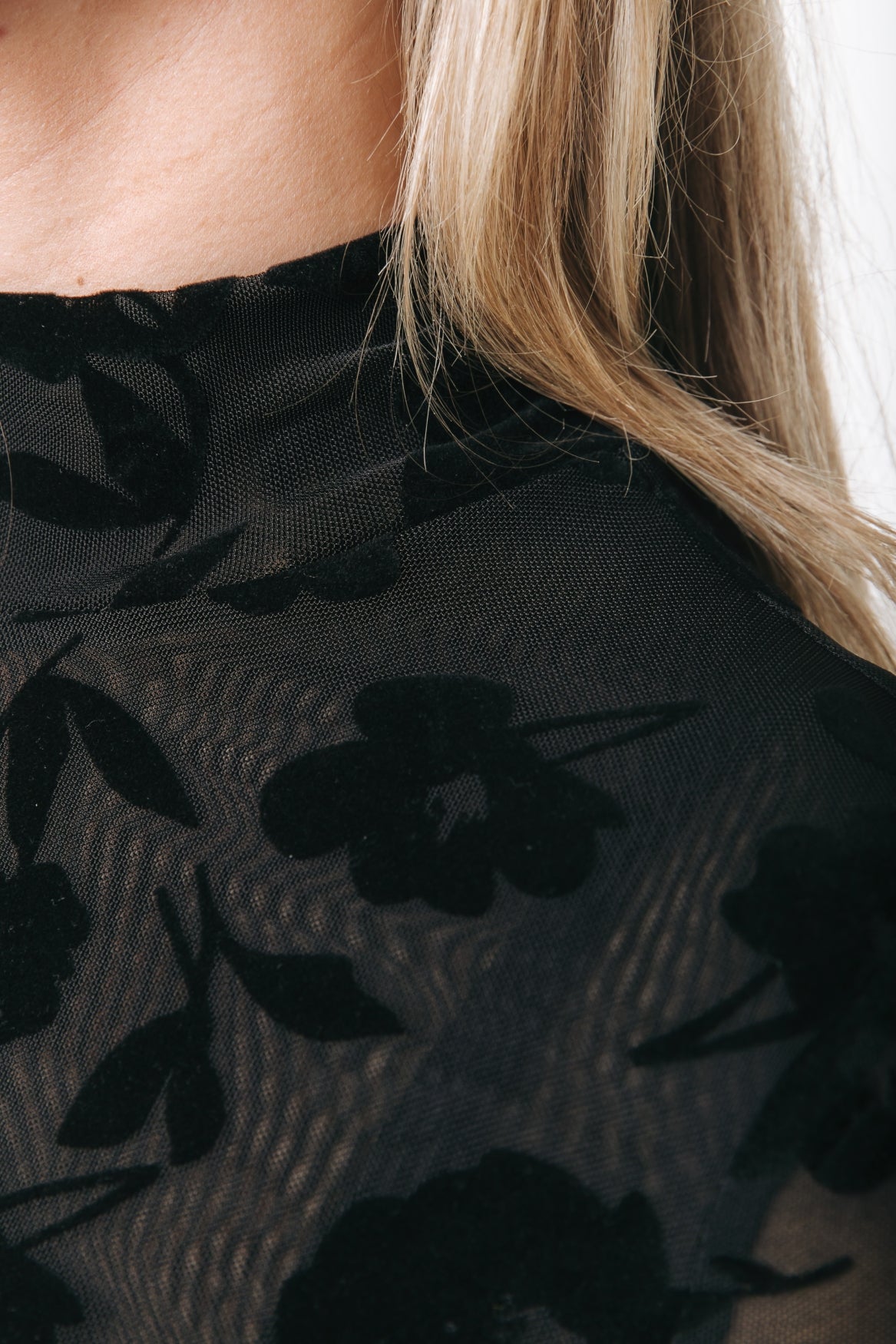 Neyo Flower Mesh Top | Black