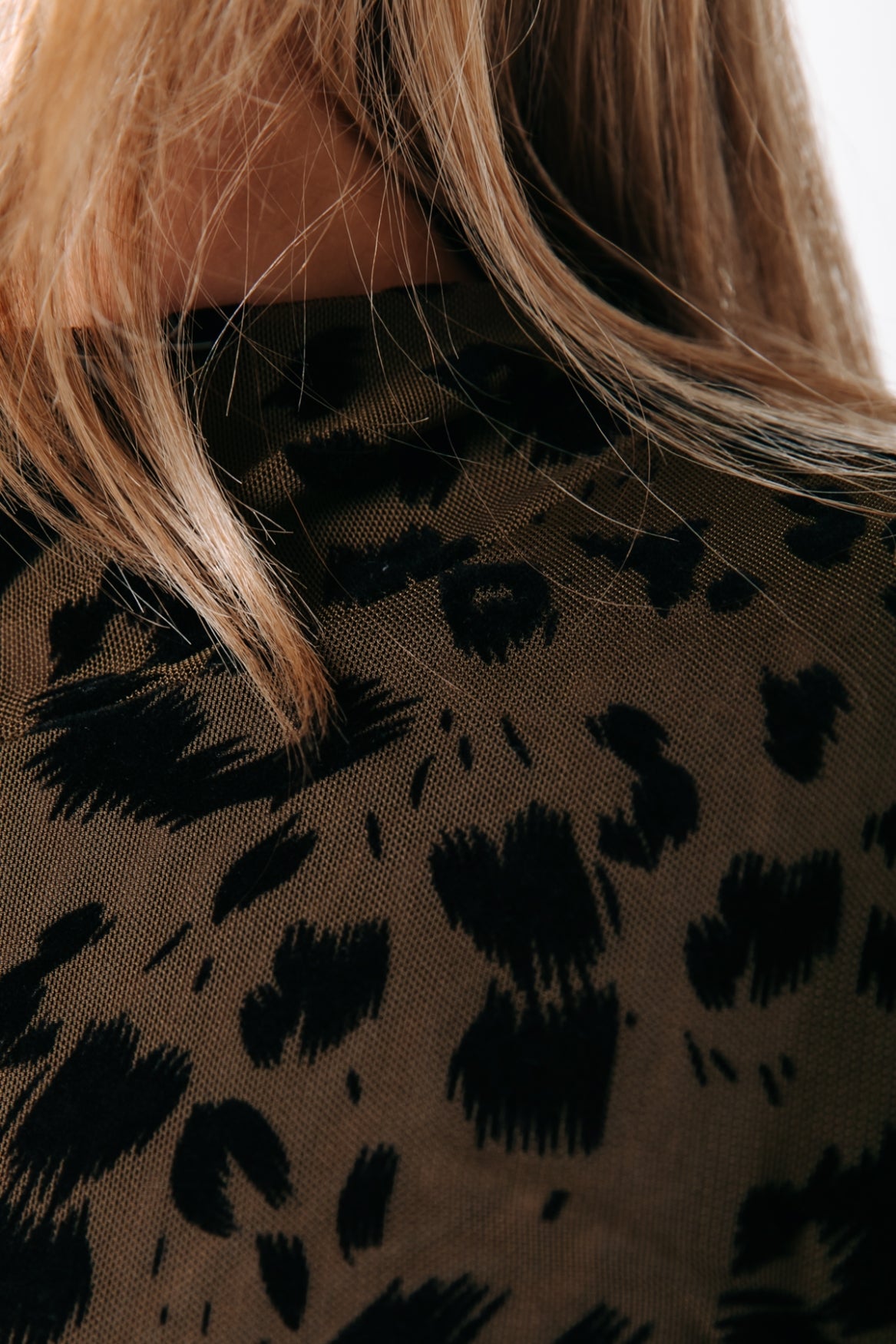 Neyo Leopard Mesh Top | Light brown