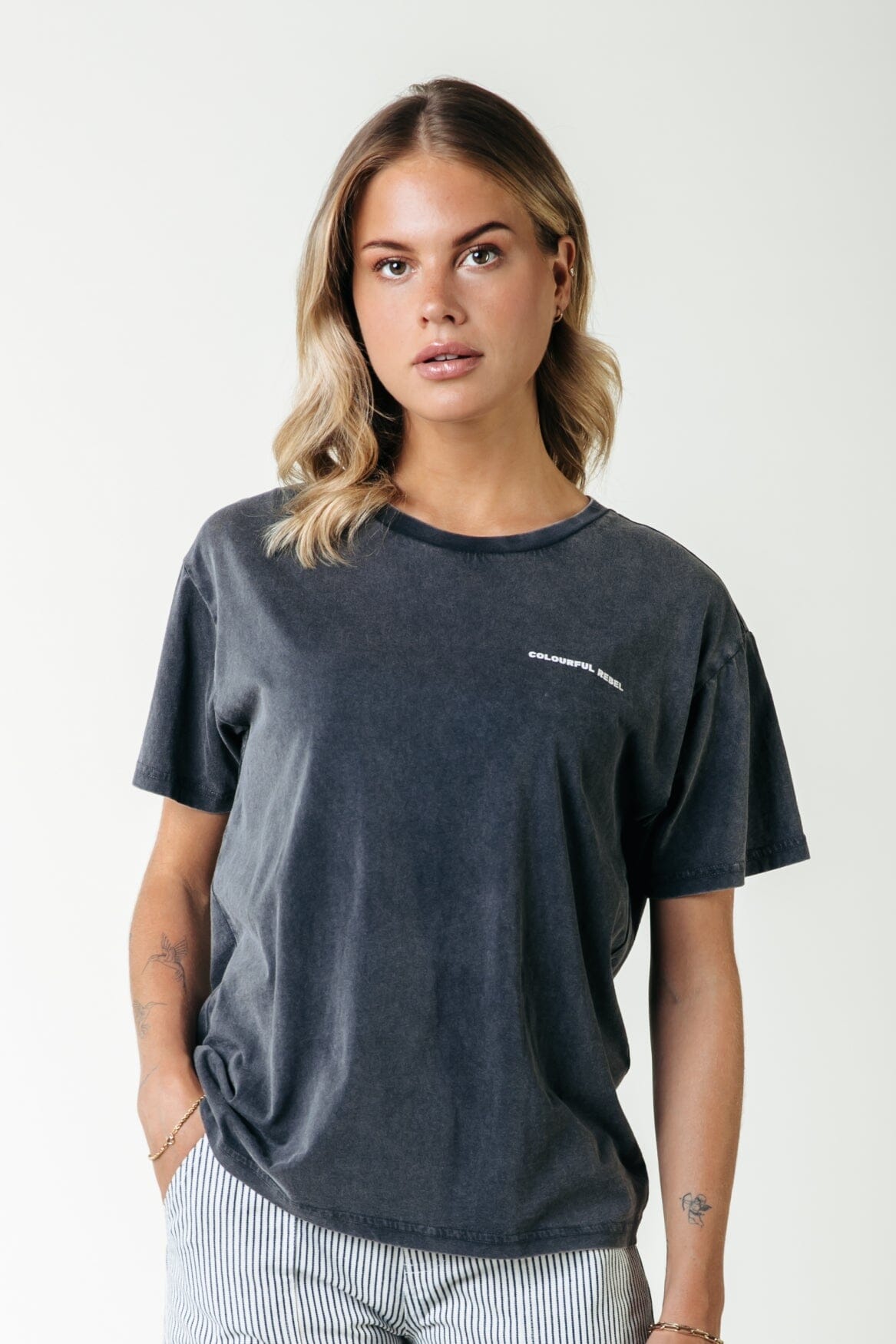 Colourful Rebel Concert Acid Wash Loosefit Tee | Dark grey 