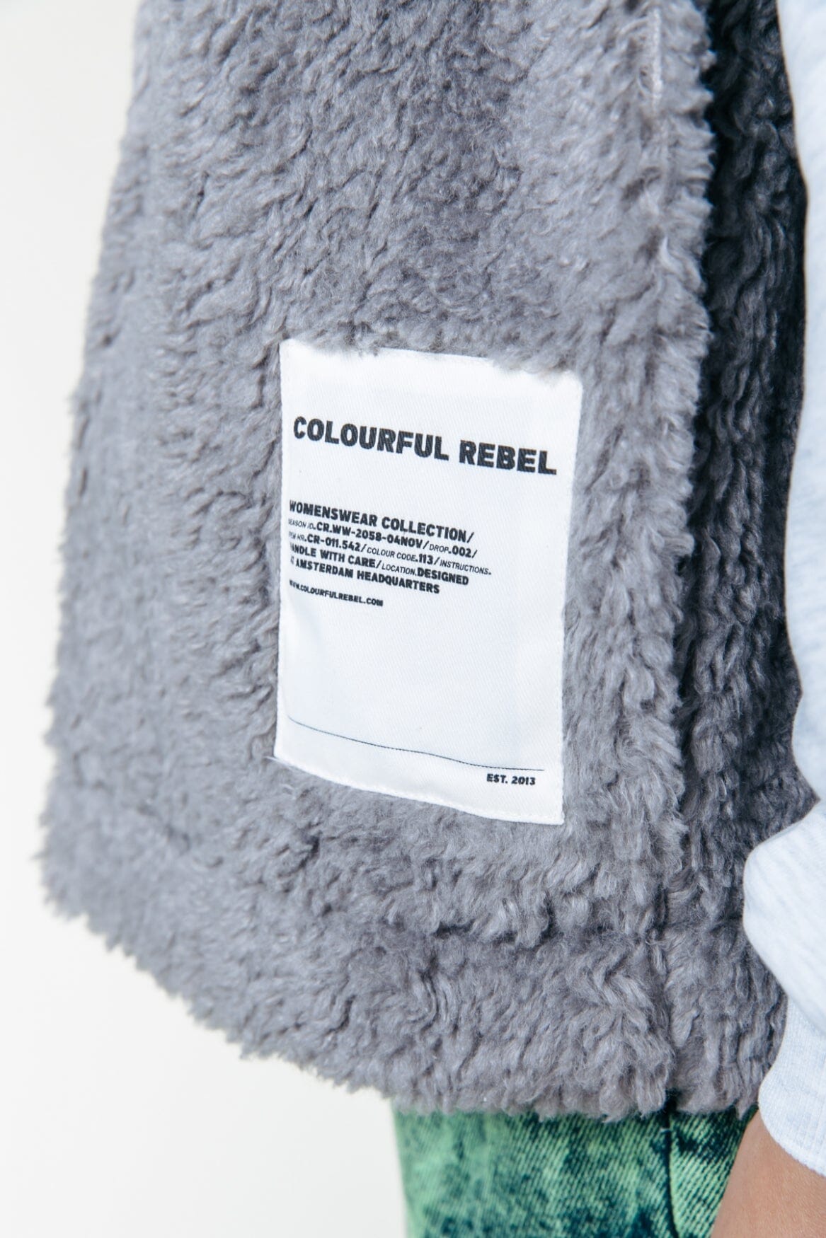 Colourful Rebel Yoni Teddy Gilet | Medium grey 