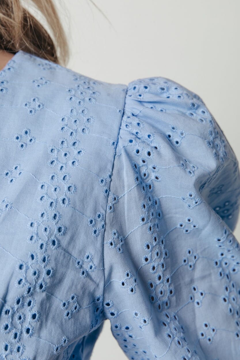 Colourful Rebel 8289 - Eline Broderie Anglaise Blouse | Blue 