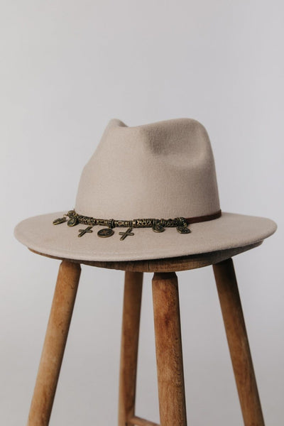 Colourful Rebel Aelys Coins Hat | Light sand 
