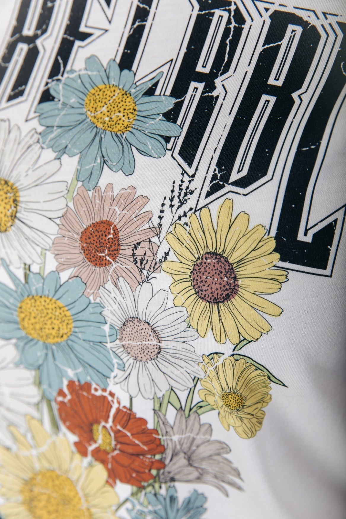 Colourful Rebel CLRFL RBL Flowers Classic Tee | Off white 