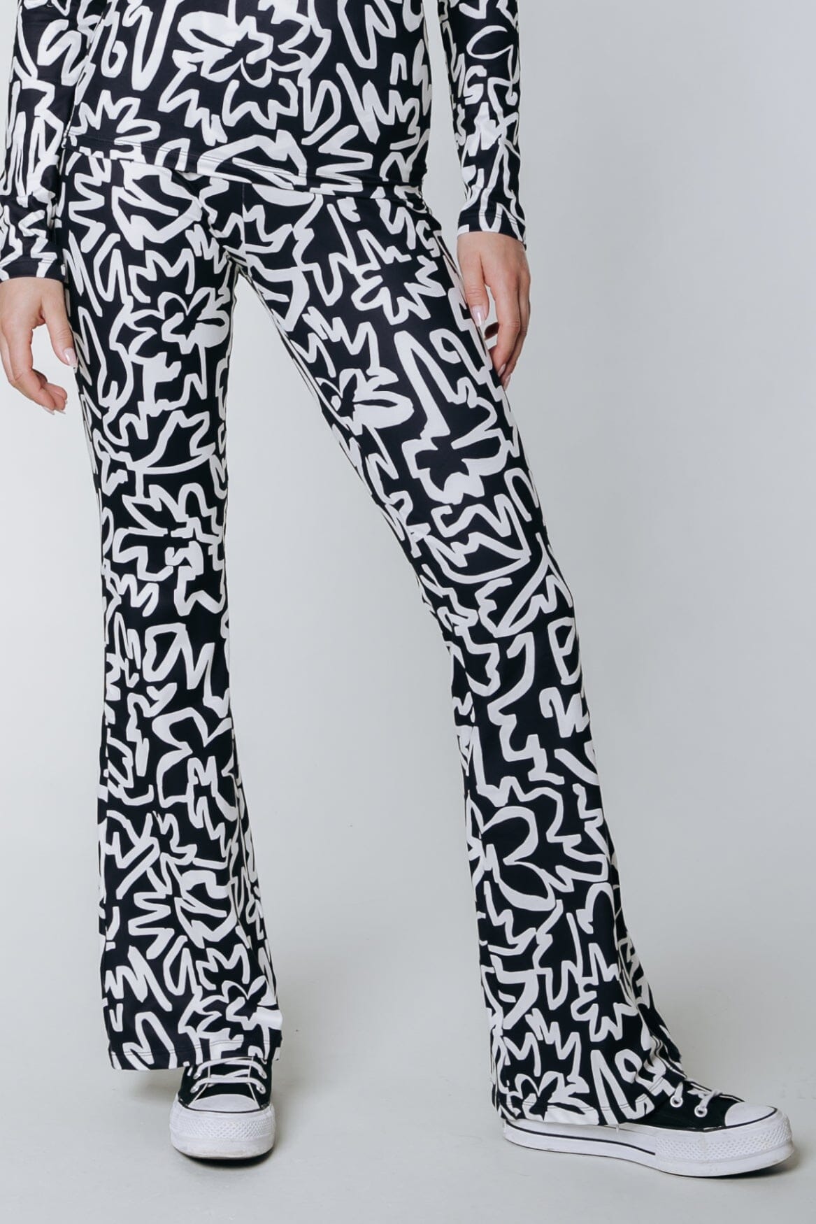 Colourful Rebel Marker Peached Extra Flare Pants | Black/white