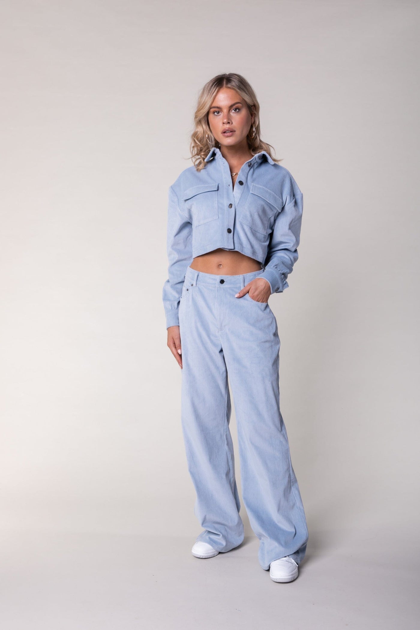 Colourful Rebel Olle Corduroy Cropped Blouse | Soft blue 