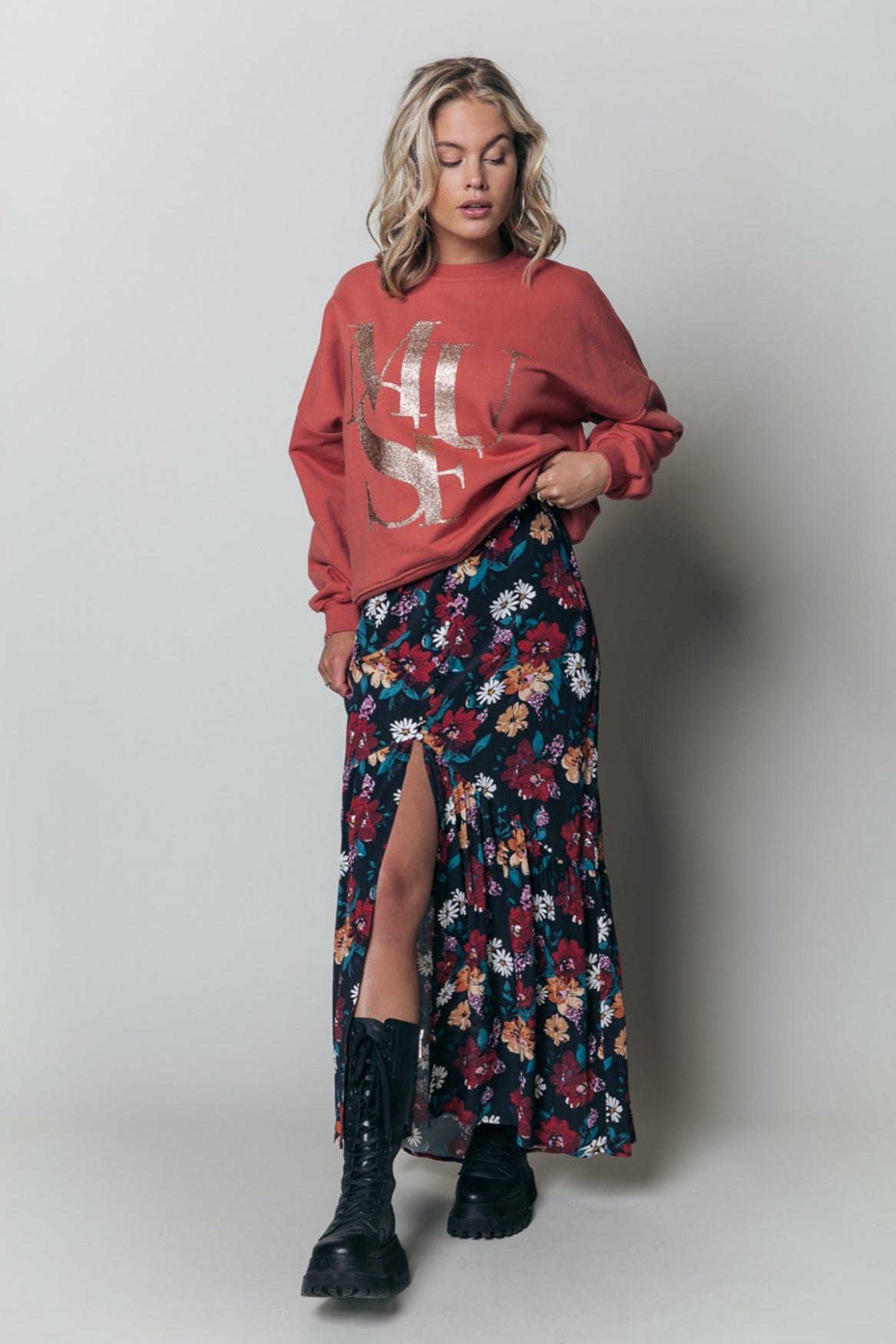 Colourful Rebel Rive Flower Maxi Skirt | Warm red 1110832623335